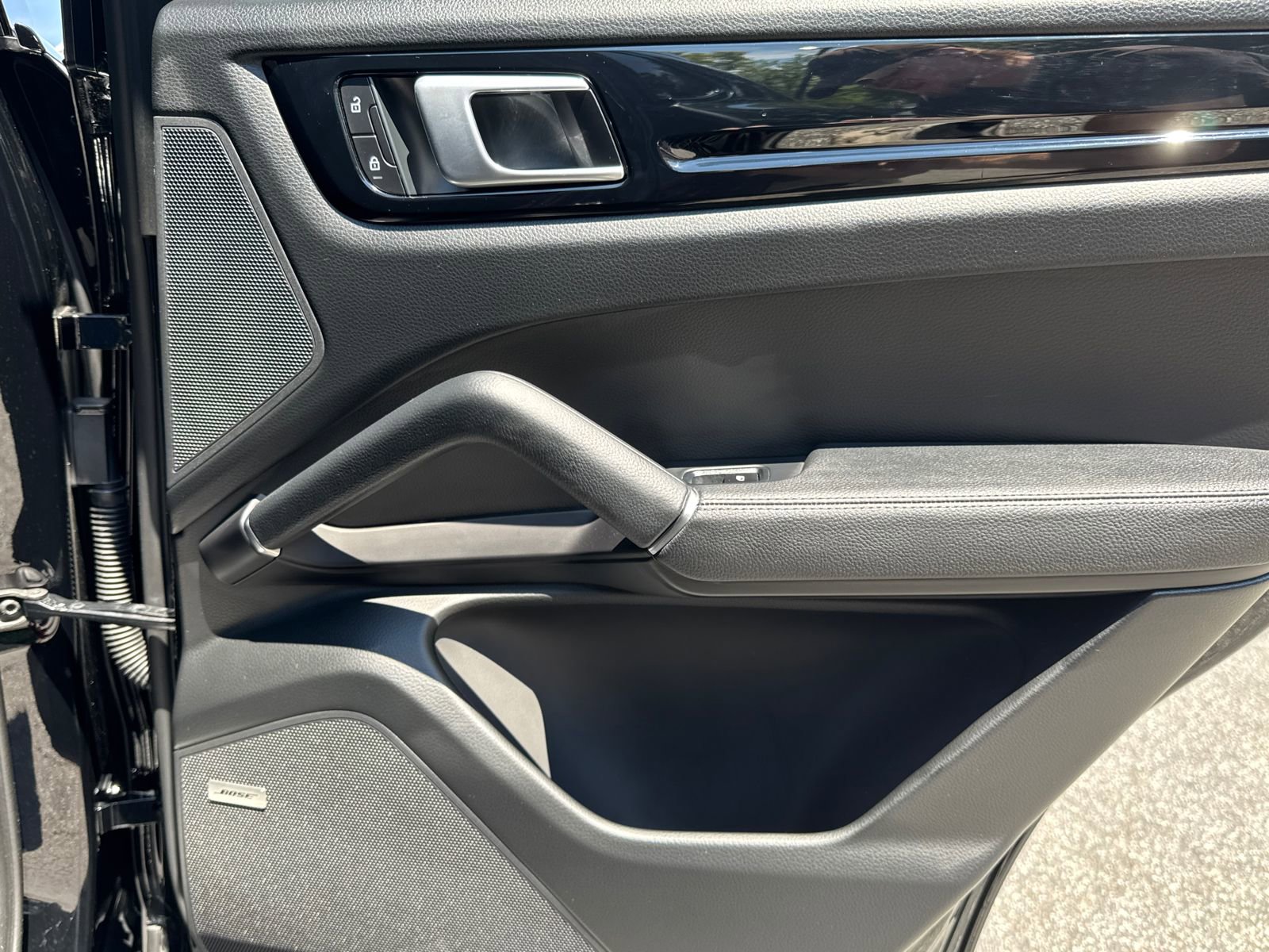 Used 2022 Porsche Cayenne S image 16