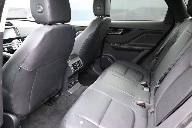 Used 2019 Jaguar F-PACE Premium AWD/4WD image 15