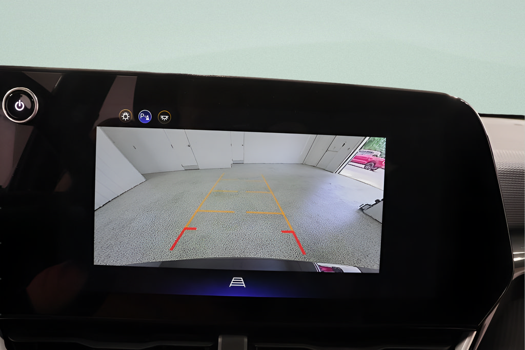 Used 2025 Chevrolet Equinox LT FWD image 12
