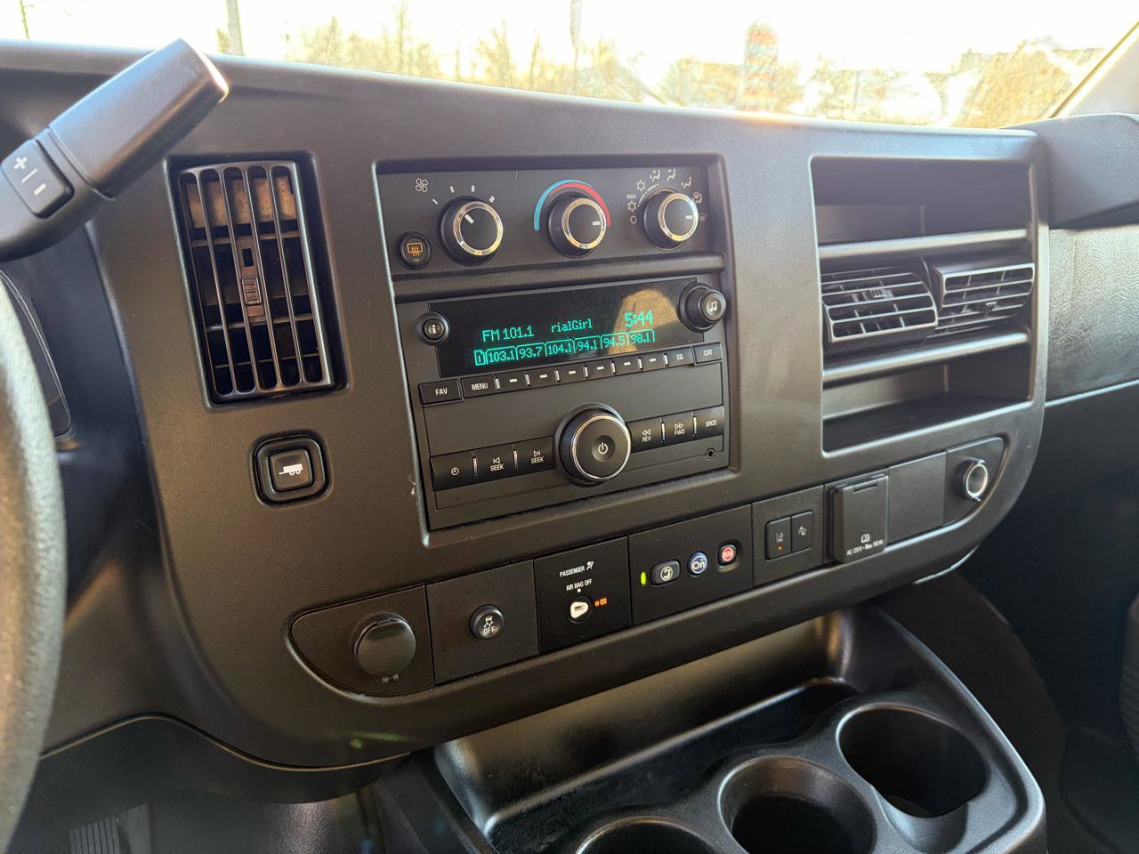 Used 2021 Chevrolet Express 3500 LT w/ LT Preferred Equipment Group image 15