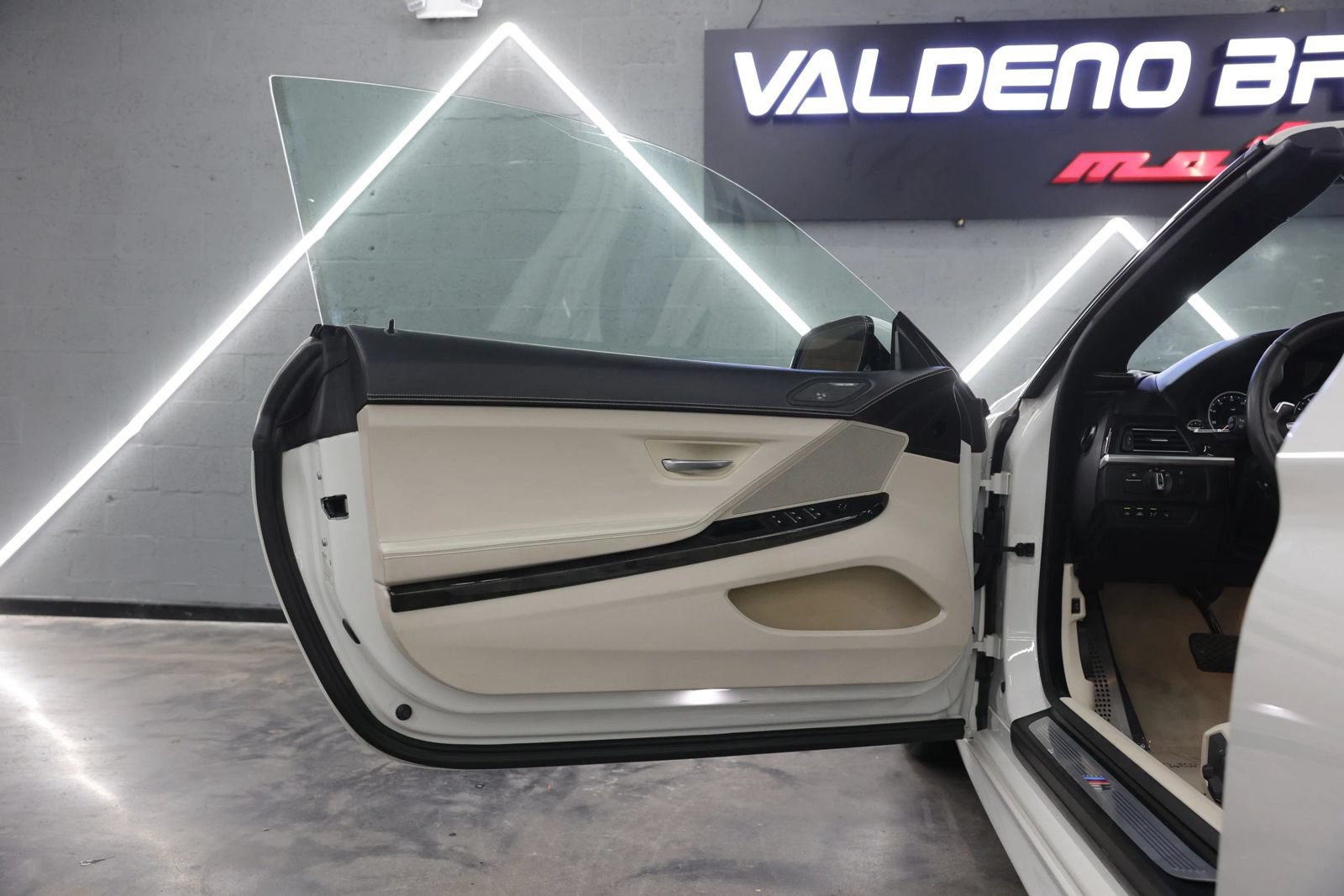 Used 2018 BMW 640i Convertible RWD image 41