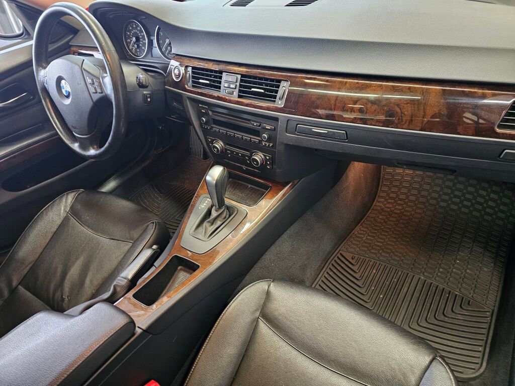 Used 2011 BMW 328i xDrive Sedan AWD/4WD image 13