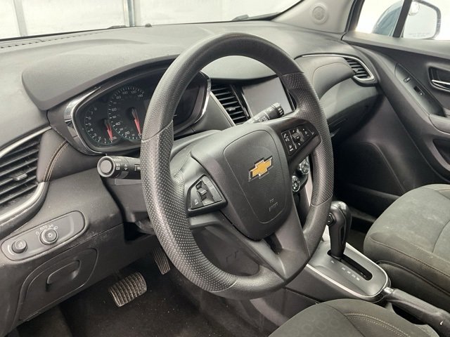 Used 2022 Chevrolet Trax LS w/ Tint and Cruise Package image 4