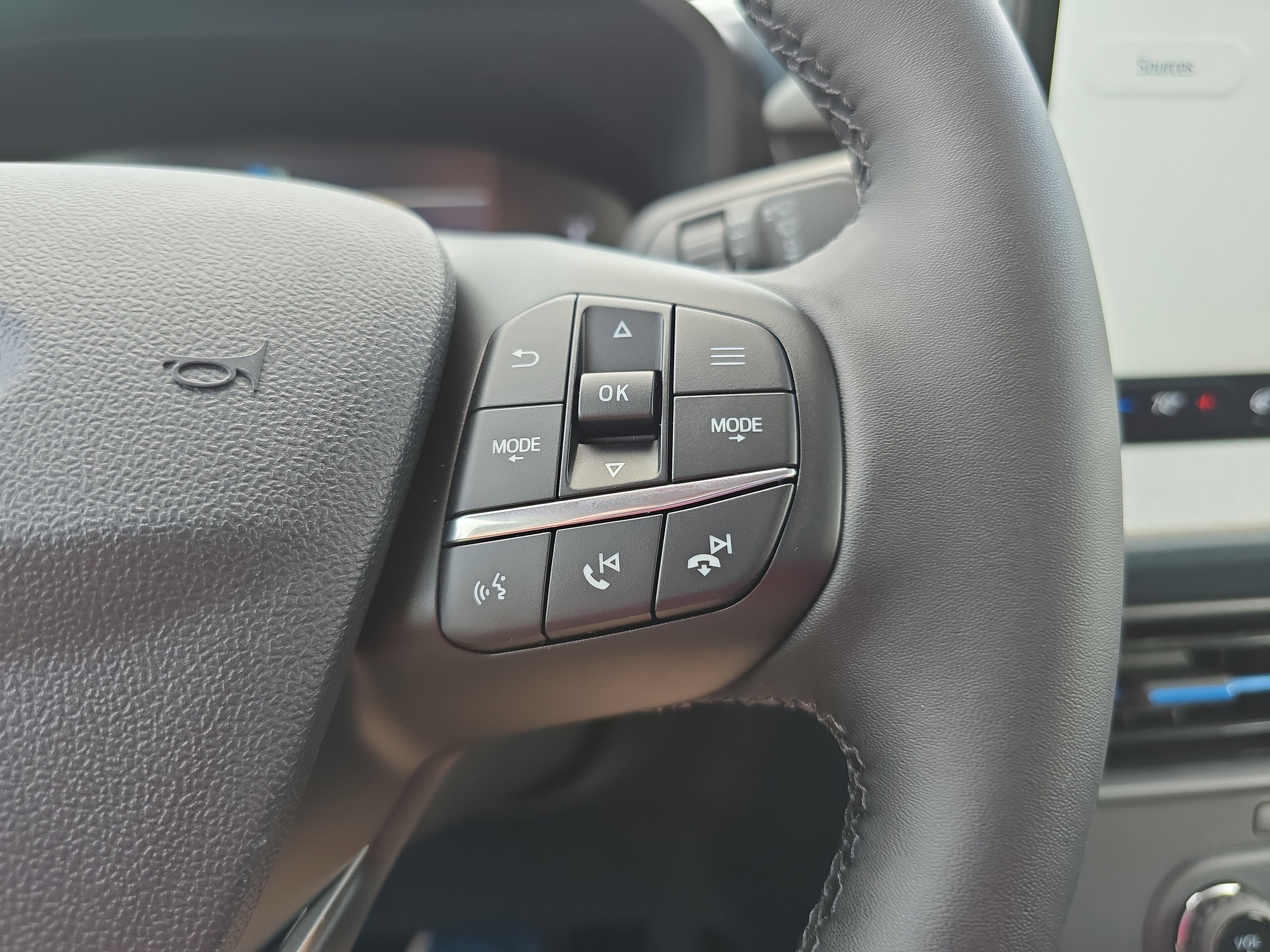 New 2025 Ford Maverick XLT w/ XLT Luxury Package image 23