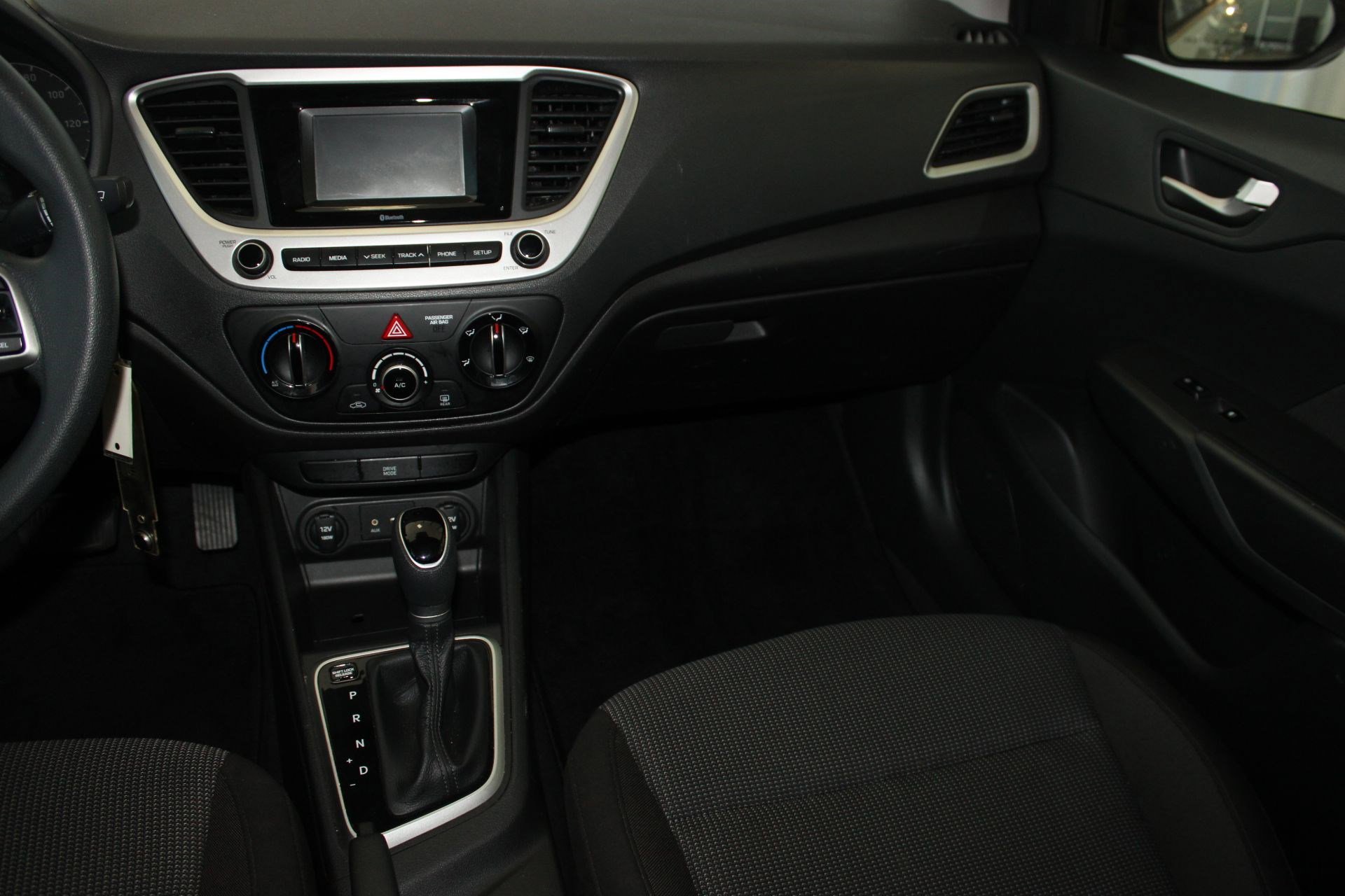 Used 2022 Hyundai Accent SE image 25