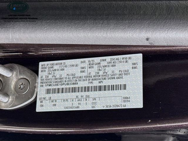 Used 2023 Ford Escape SE image 32