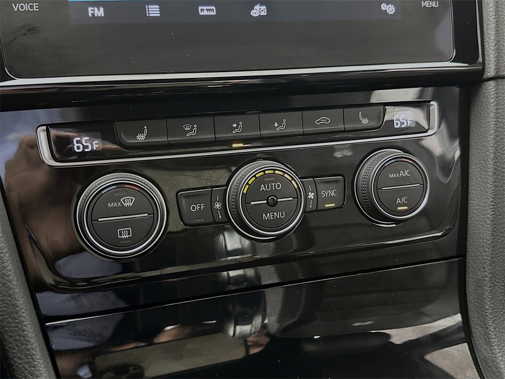 Used 2019 Volkswagen Golf R 4-Door image 16