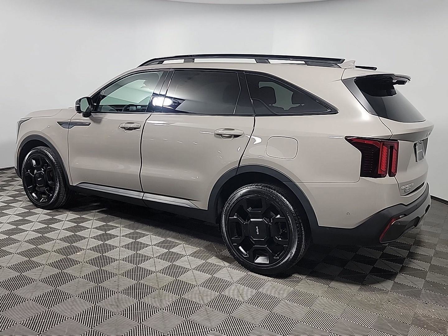 Used 2024 Kia Sorento SX Prestige image 10