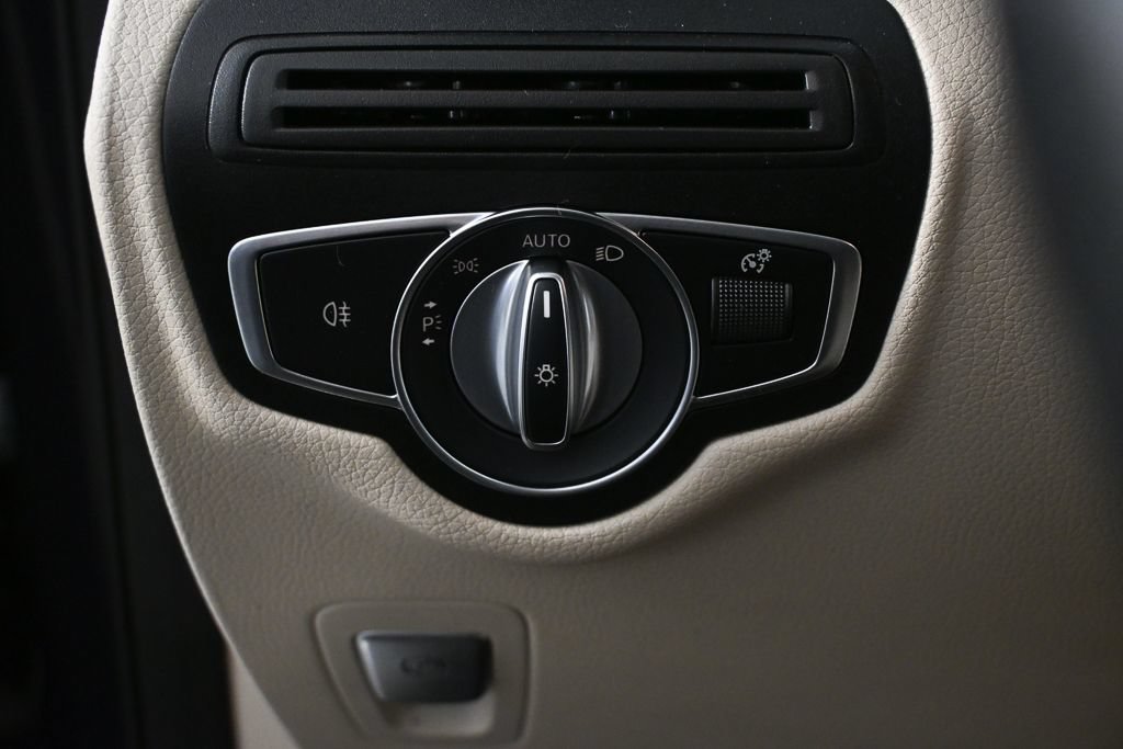 Certified 2021 Mercedes-Benz GLC 300 image 9