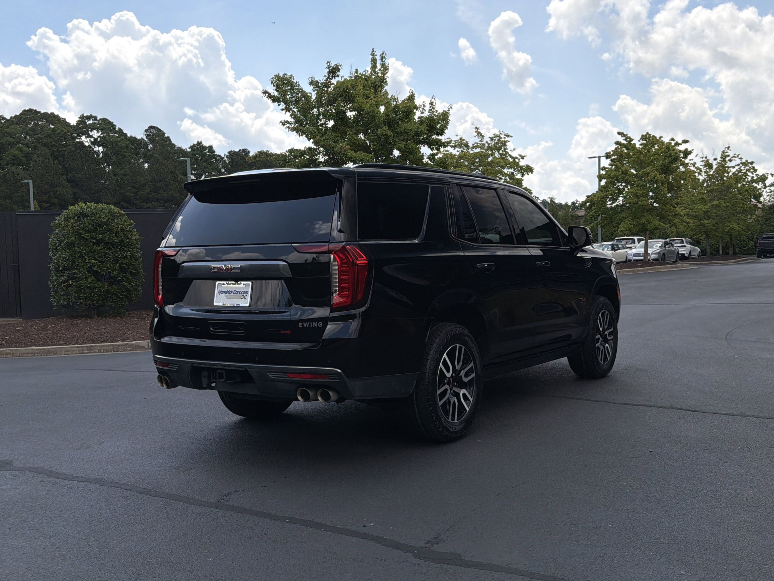 Used 2024 GMC Yukon AT4 w/ AT4 Premium Plus Package AWD/4WD image 3
