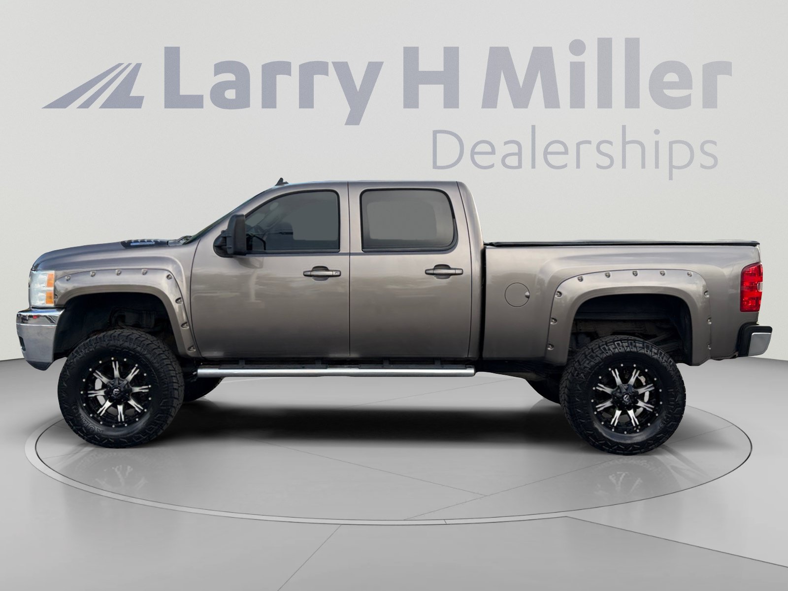 Used 2014 Chevrolet Silverado 3500 LTZ AWD/4WD image 2