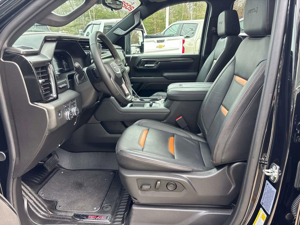 Used 2025 GMC Sierra 2500 AT4 w/ AT4 Premium Plus Package image 9