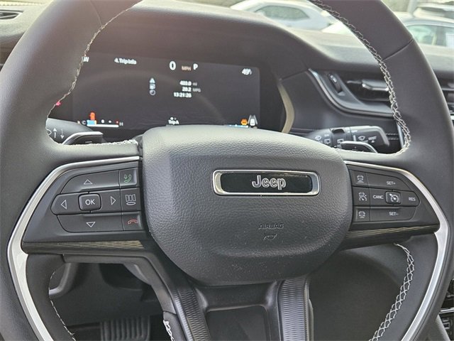 Used 2025 Jeep Grand Cherokee Laredo X image 20