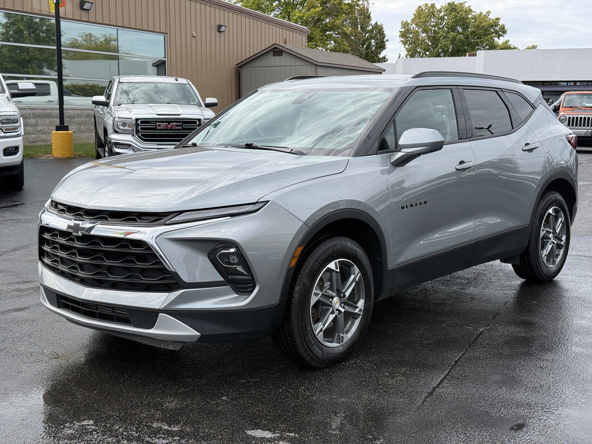 Used 2024 Chevrolet Blazer LT w/ Convenience Package FWD image 4
