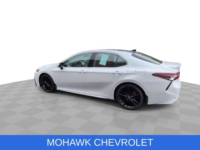 Used 2021 Toyota Camry XSE image 7