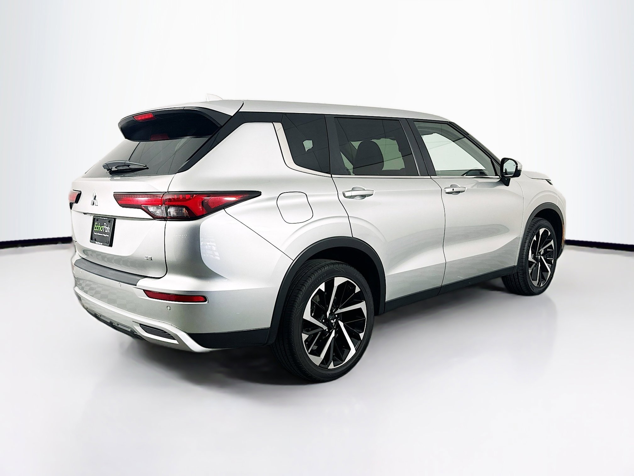 Used 2024 Mitsubishi Outlander SE AWD/4WD image 9