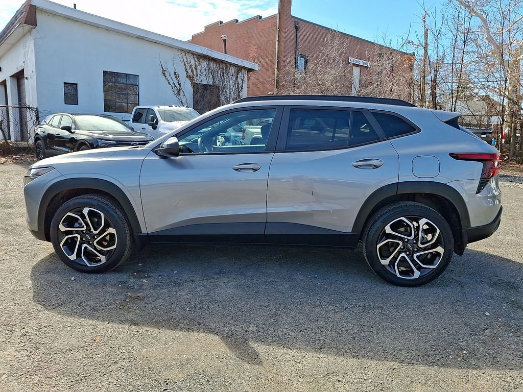 Used 2024 Chevrolet Trax RS w/ Driver Confidence Package image 5