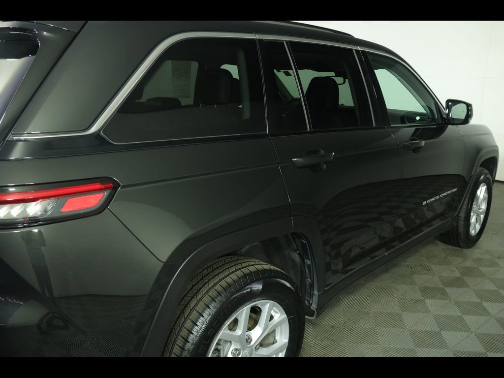 Used 2023 Jeep Grand Cherokee Limited AWD/4WD image 20