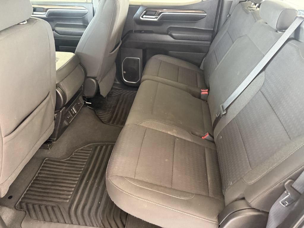 Used 2022 Chevrolet Silverado 1500 LT AWD/4WD image 32