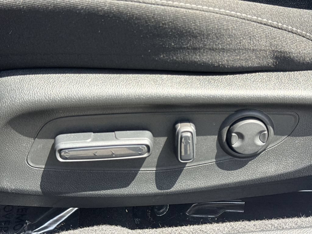 Used 2025 Honda Accord SE image 14