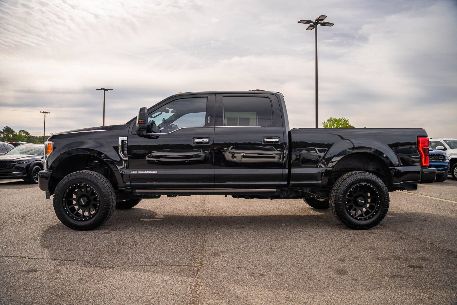 Certified 2019 Ford F250 Platinum w/ Platinum Ultimate Package AWD/4WD image 5