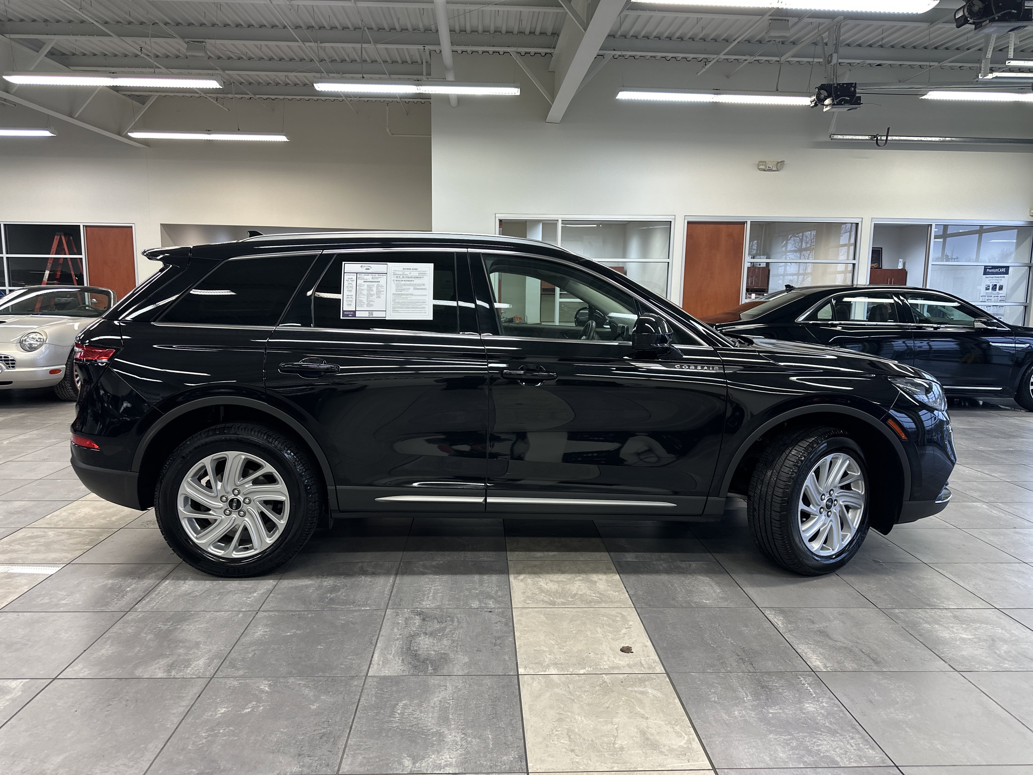 Used 2021 Lincoln Corsair AWD image 9