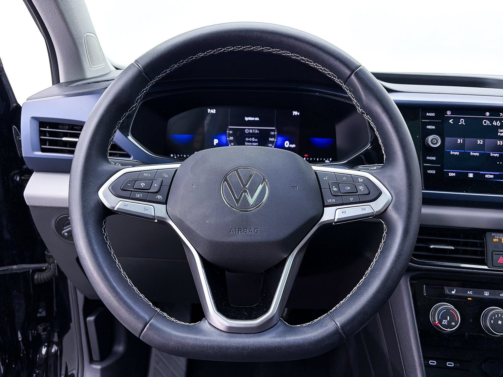 Used 2023 Volkswagen Taos SE w/ Panoramic Sunroof Package FWD image 27