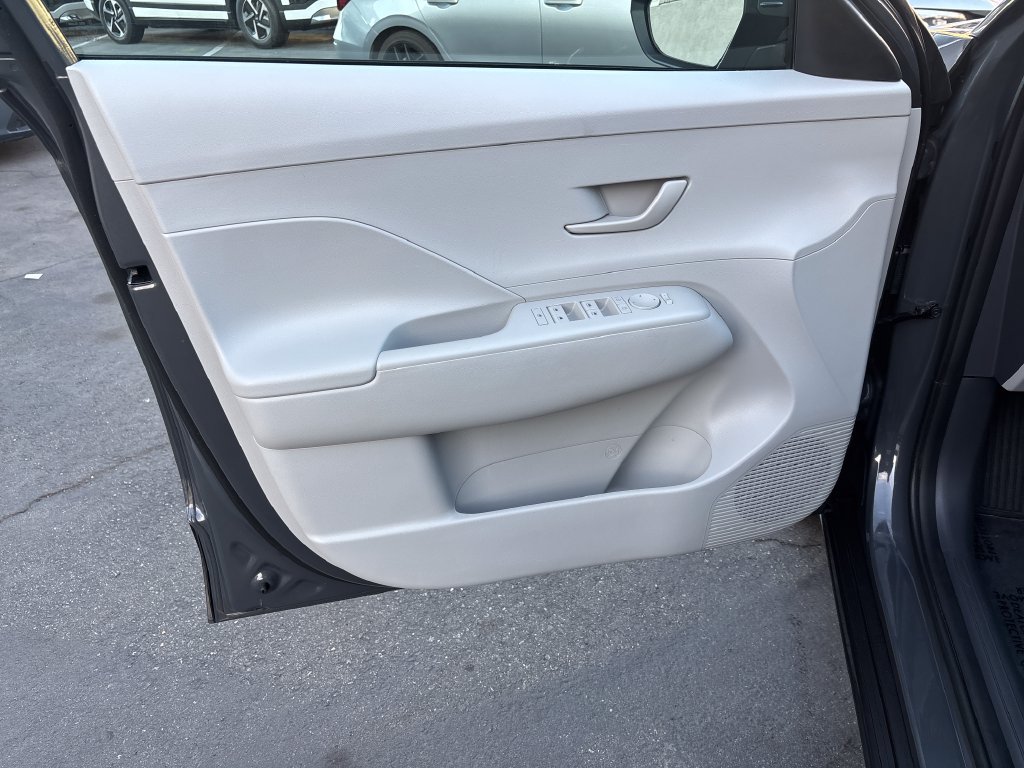 Used 2025 Hyundai Kona SEL FWD image 10
