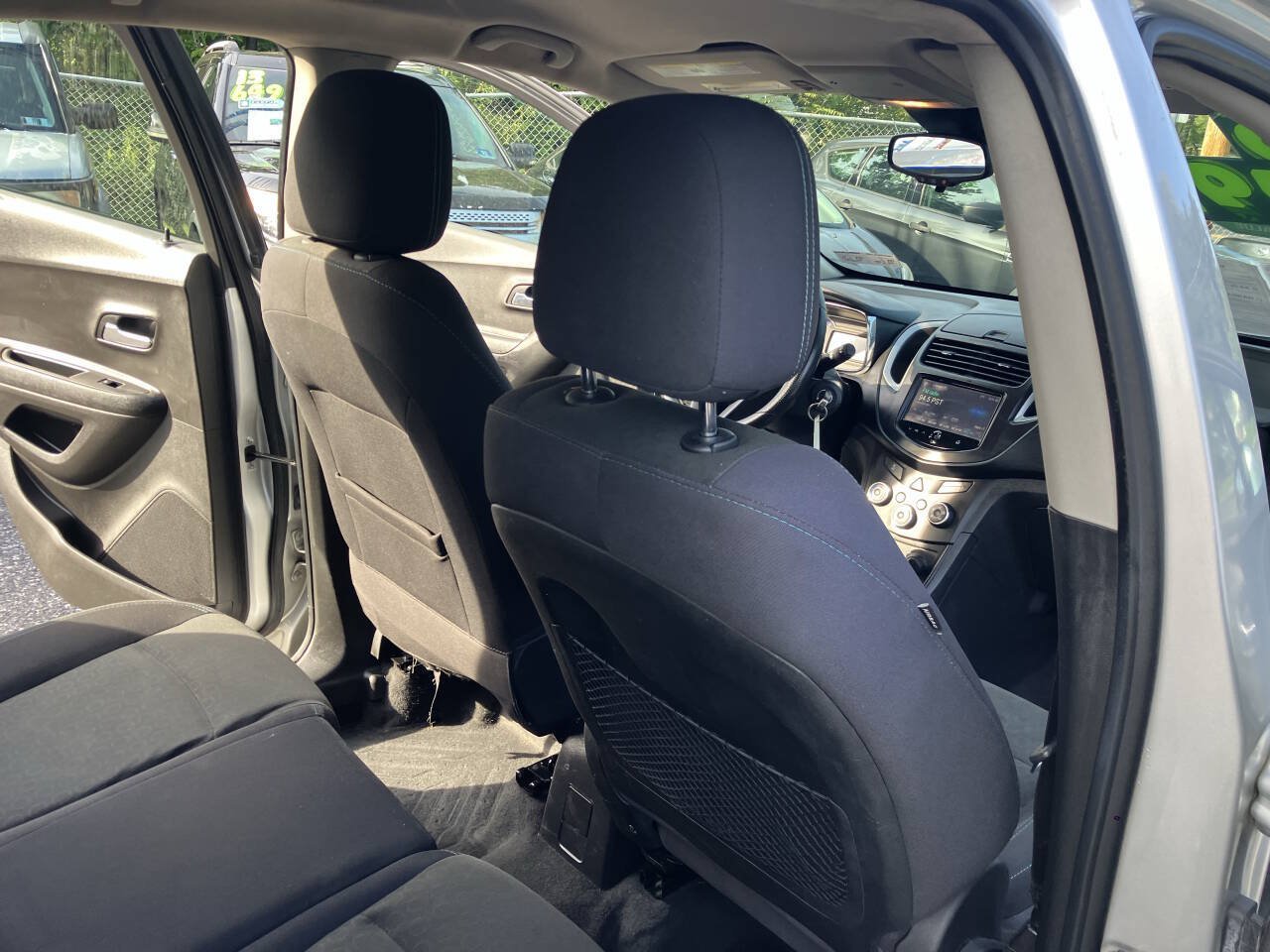 Used 2015 Chevrolet Trax LS w/ LPO, Cargo Package AWD/4WD image 31