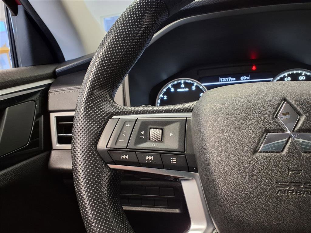 Used 2022 Mitsubishi Outlander ES image 27