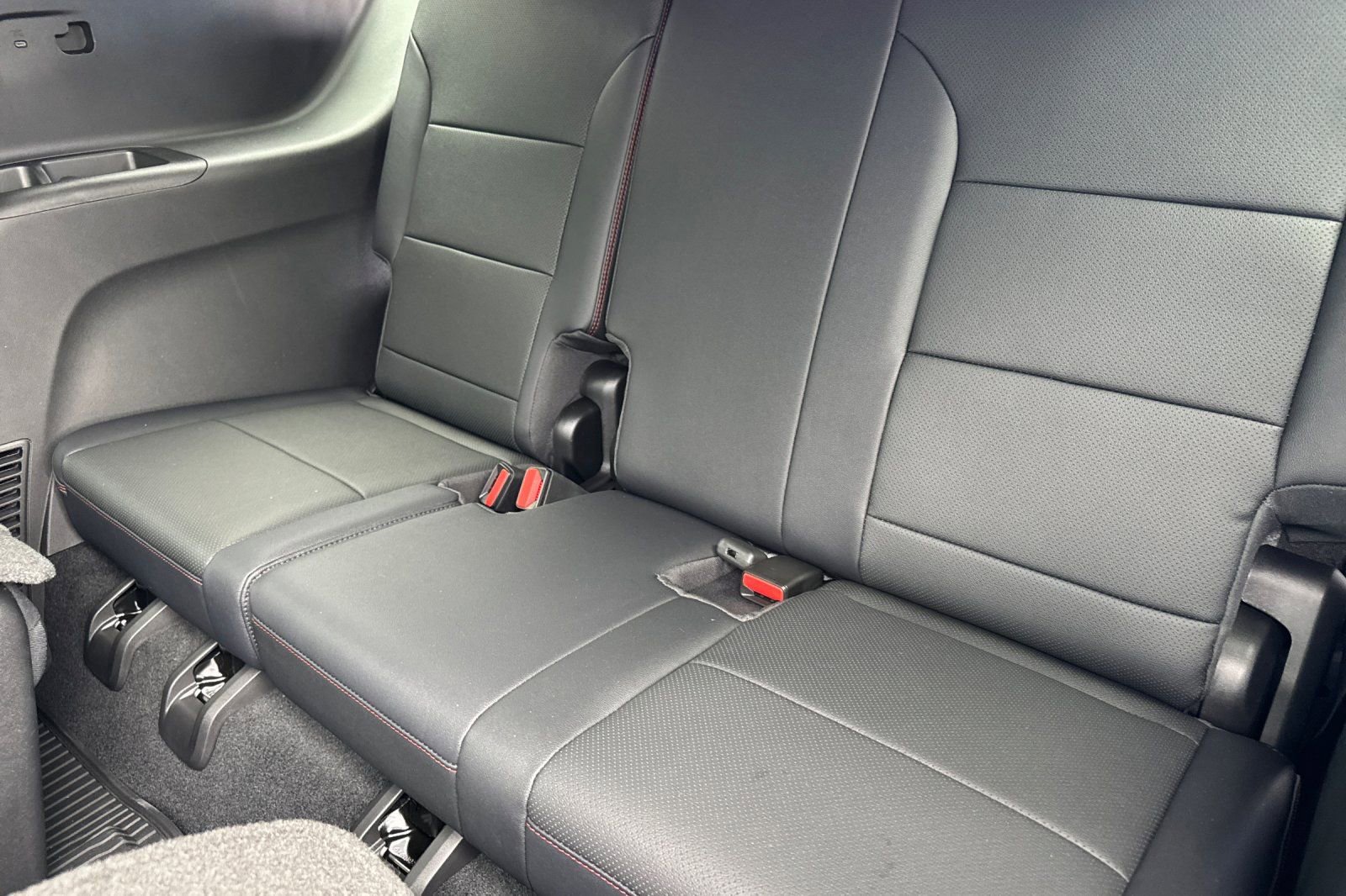 New 2026 Chevrolet Traverse RS w/ LPO, Floor Liner Package AWD/4WD image 14