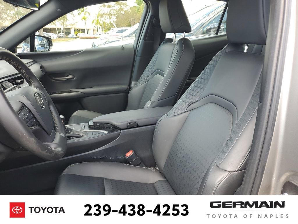 Used 2022 Lexus UX 200 200 Base w/ Accessory Package (Z2) image 19