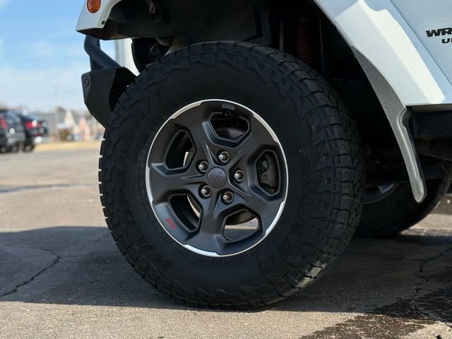 Used 2012 Jeep Wrangler Unlimited Sahara w/ Dual Top Group image 38