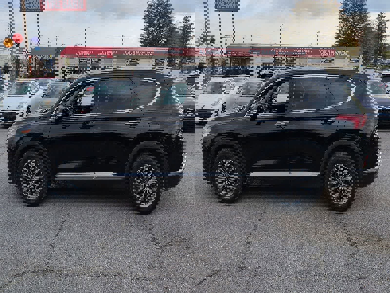 Used 2020 Hyundai Santa Fe SEL w/ Convenience + Premium Package image 5