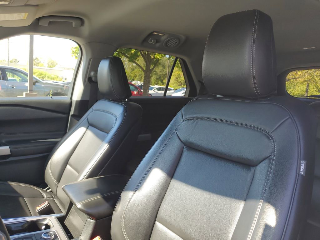 Used 2020 Ford Explorer XLT w/ Equipment Group 202A image 12