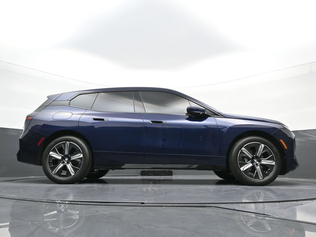 Used 2026 BMW iX xDrive45 w/ Premium Package image 27