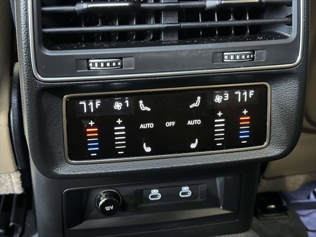 Used 2024 Audi Q8 Prestige w/ Prestige Package image 16