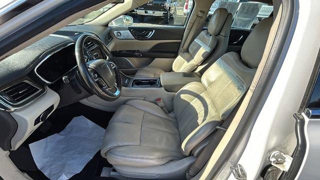 Used 2017 Lincoln Continental Reserve w/ Luxury Package image 17