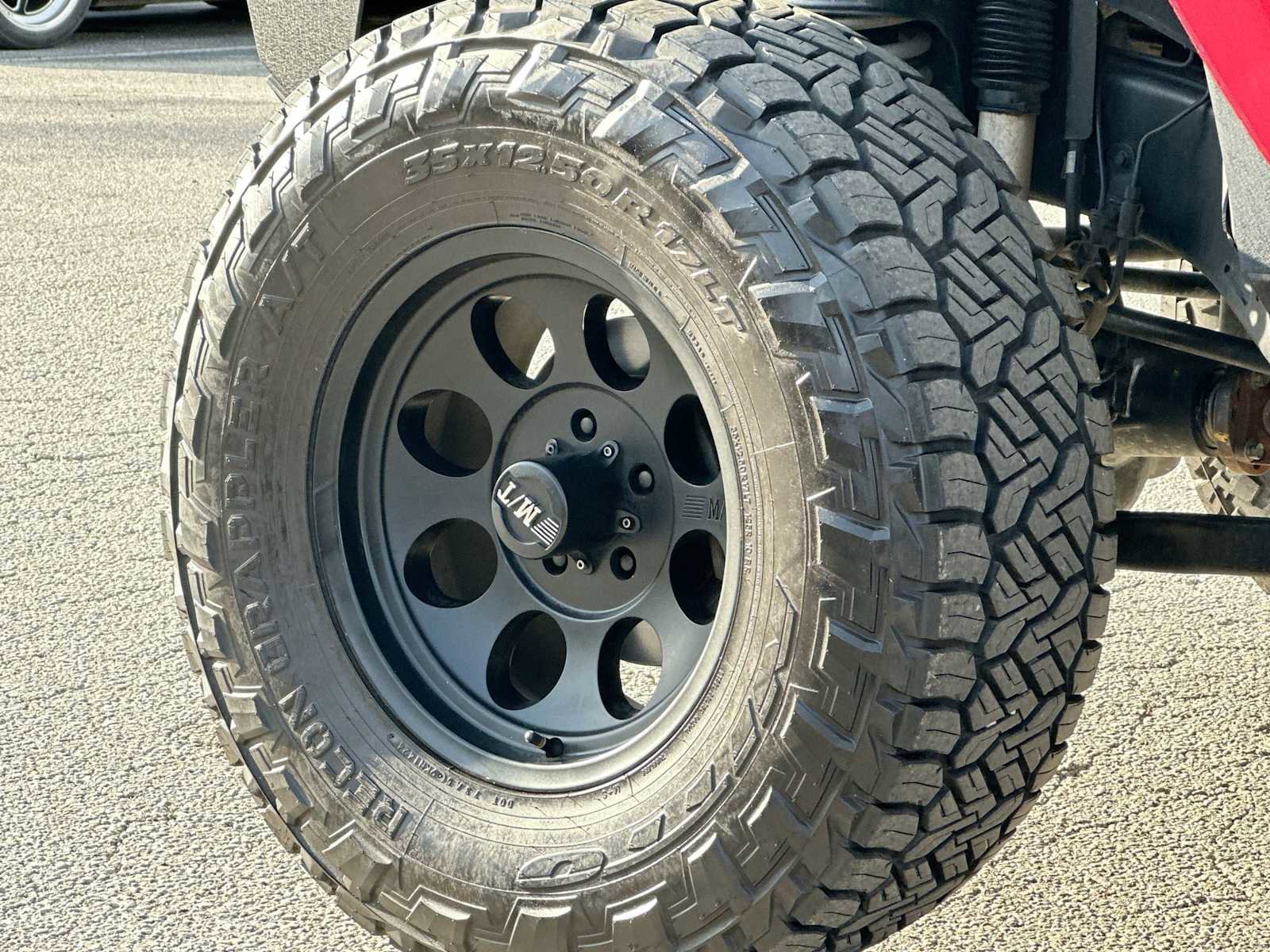 Used 2016 Jeep Wrangler Unlimited Rubicon w/ Connectivity Group image 11