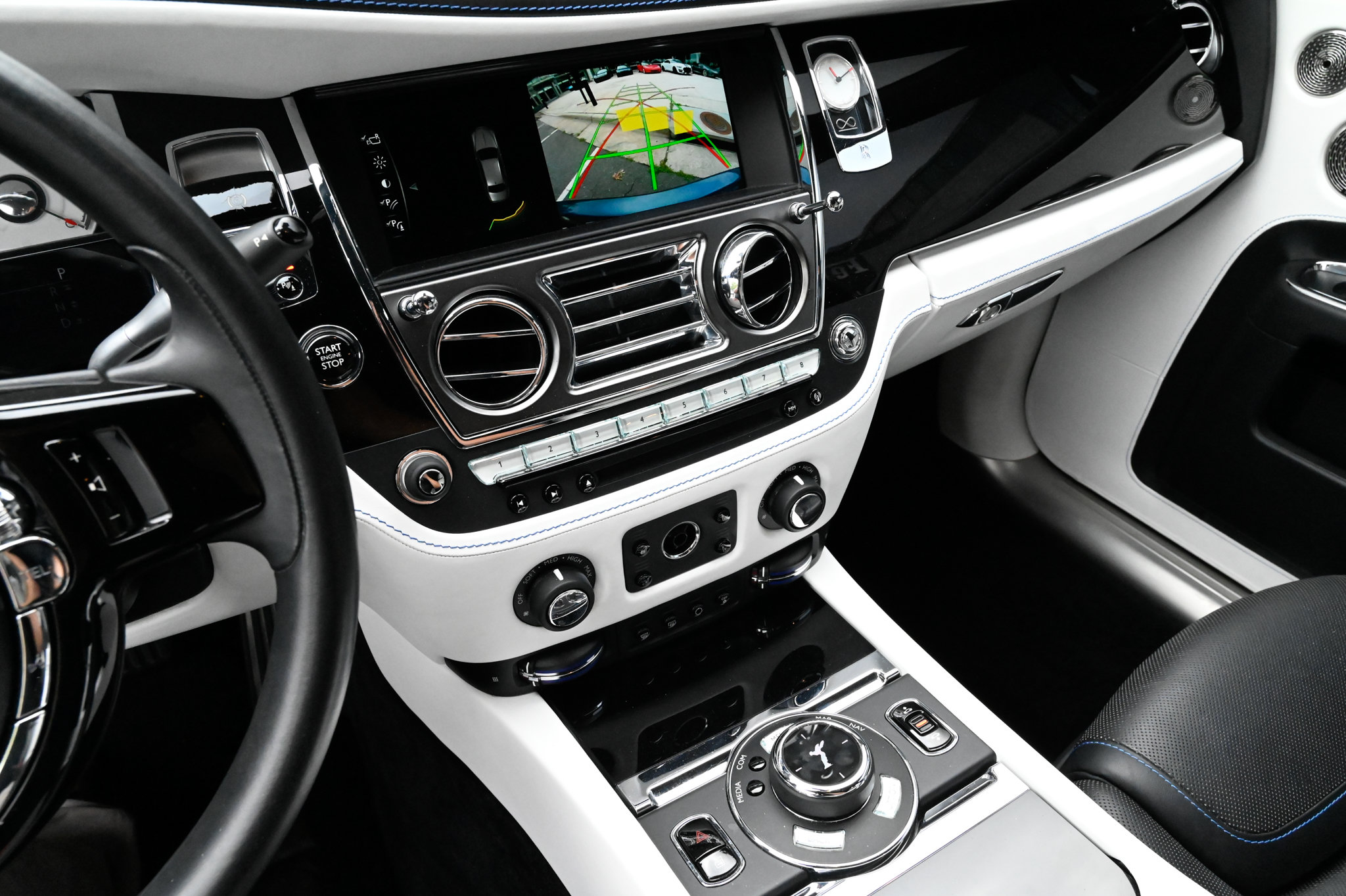 Used 2018 Rolls-Royce Ghost RWD image 27