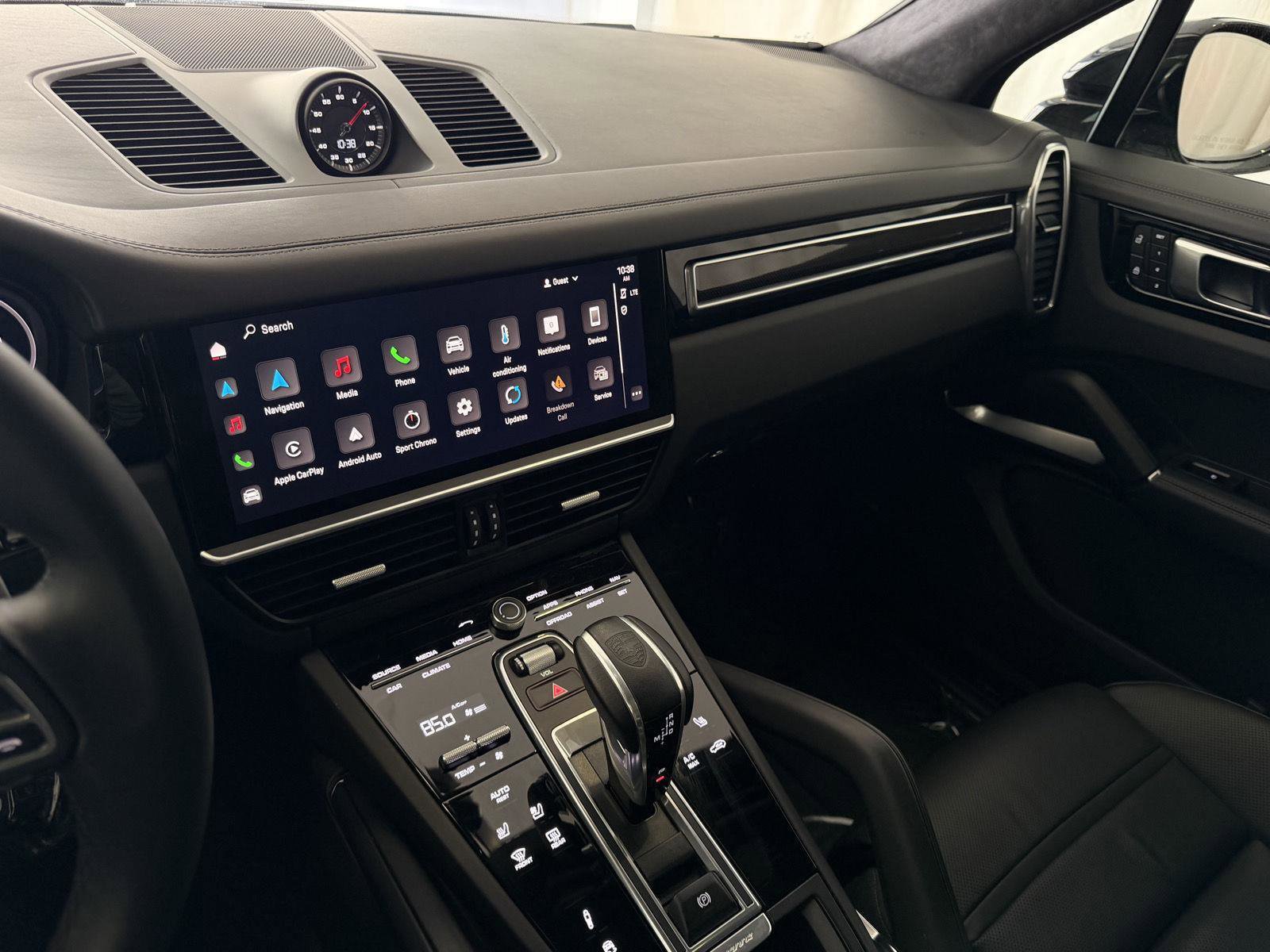 Certified 2023 Porsche Cayenne Turbo image 18