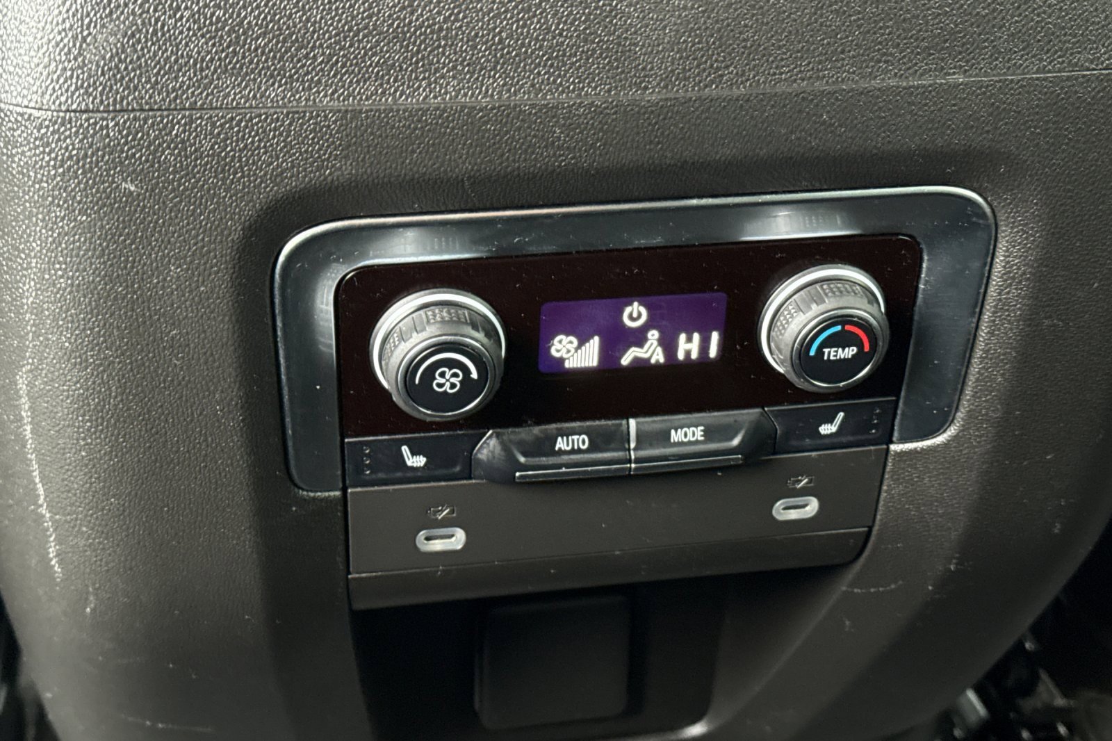 Used 2024 Chevrolet Tahoe Premier image 16