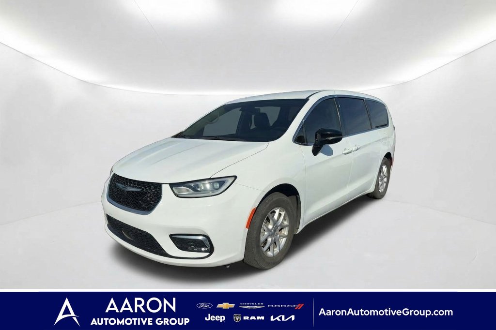 Used 2024 Chrysler Pacifica Touring-L