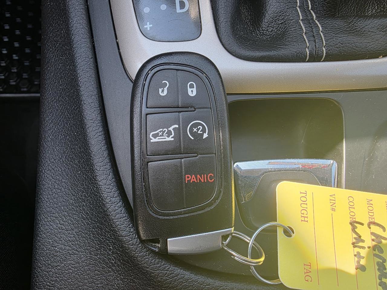 Used 2015 Jeep Cherokee Latitude w/ Comfort/Convenience Group AWD/4WD image 11