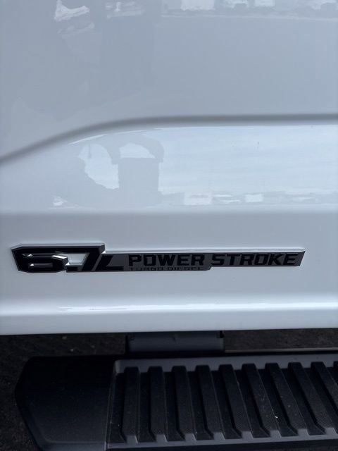 New 2026 Ford F550 4x4 Crew Cab image 15
