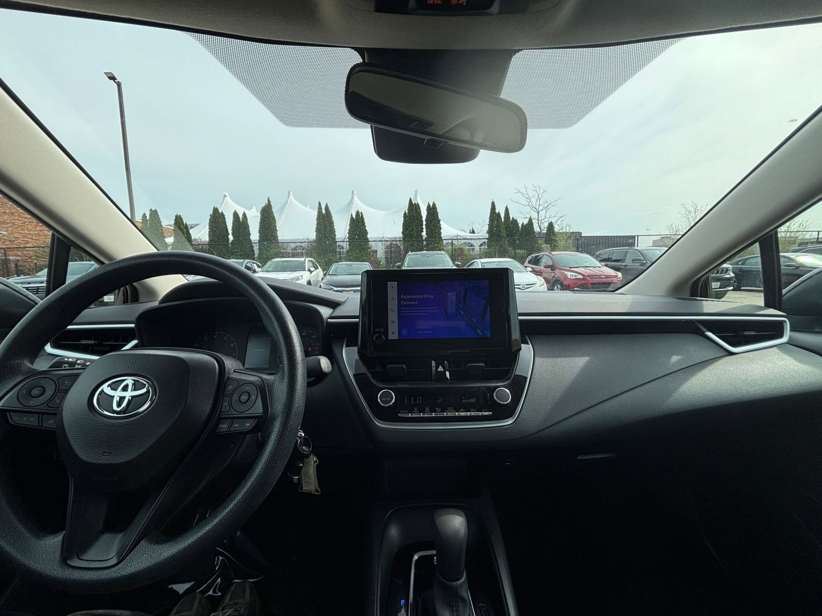 Used 2025 Toyota Corolla LE image 31