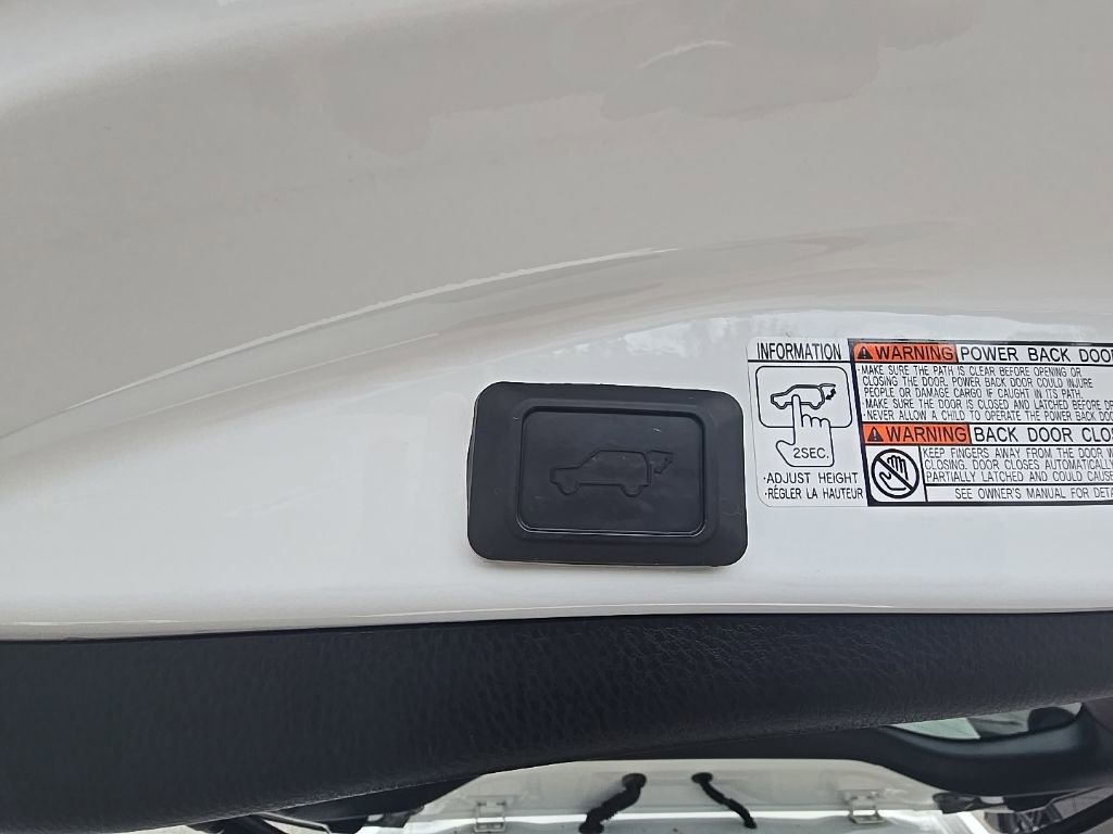Used 2016 Toyota RAV4 SE FWD image 30