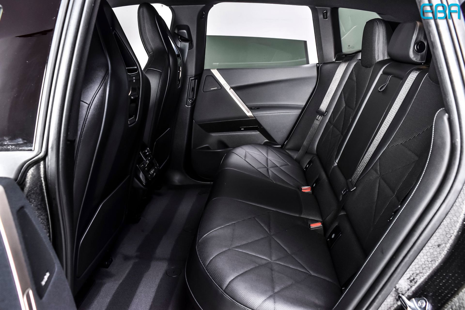 Used 2024 BMW iX xDrive50 w/ Sport Package image 18