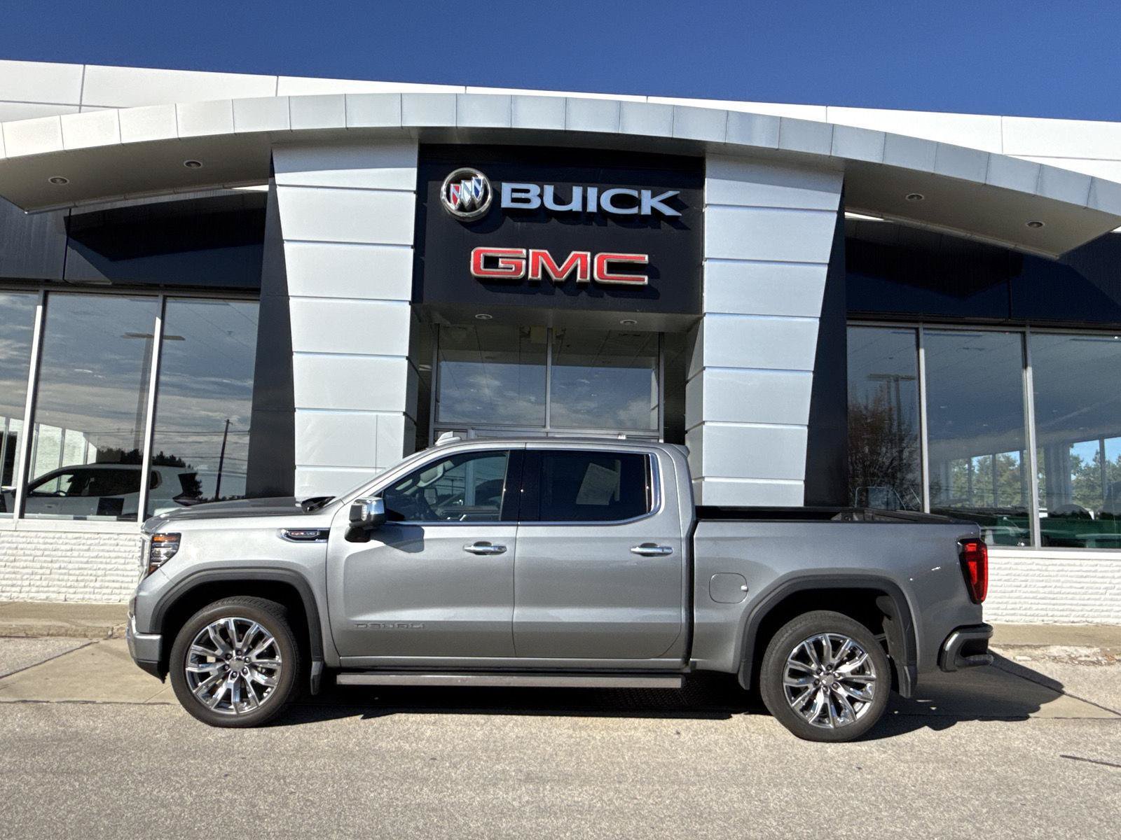 Used 2024 GMC Sierra 1500 Denali w/ Denali Reserve Package AWD/4WD image 14