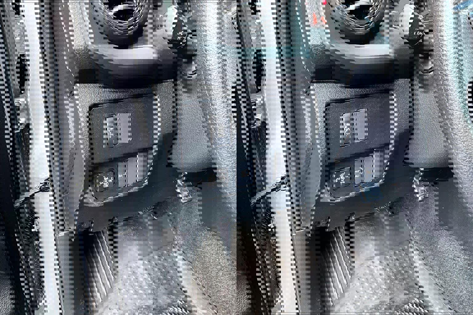 Certified 2021 Toyota Tacoma SR image 30